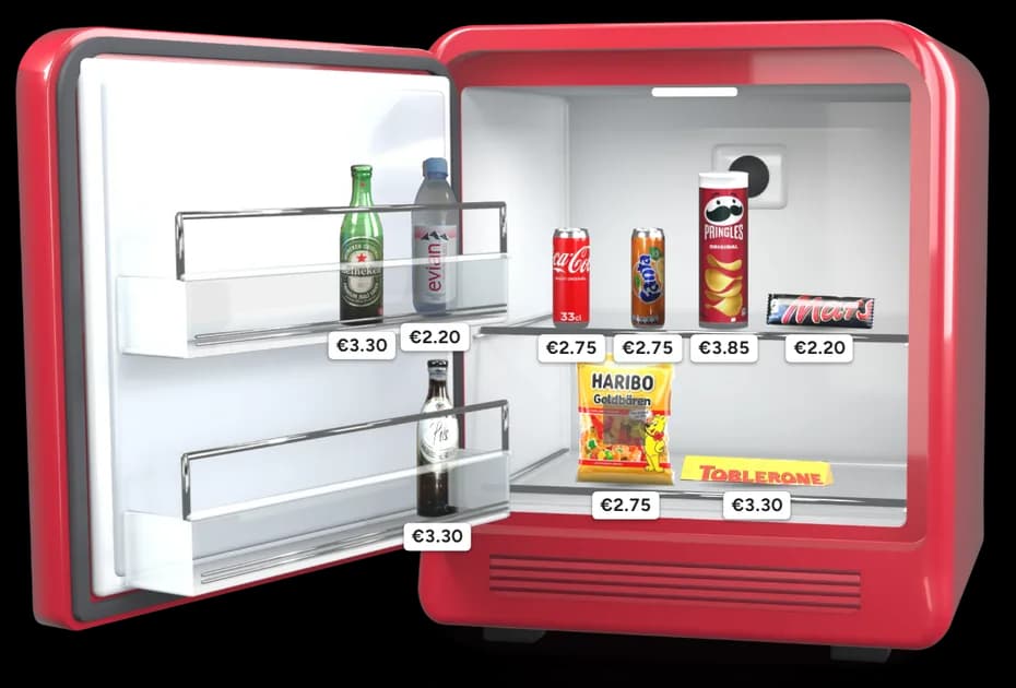 „BookNoFees“ minibaras, kaip jį mato jūsų svečiai: atviras, su gėrimais, užkandžiais ir kiekvieno produkto kaina