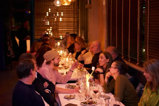 BookNoFees: Kavinė – BAR HOUT – Amsterdam – BAR MEDIS, nuotrauka 3