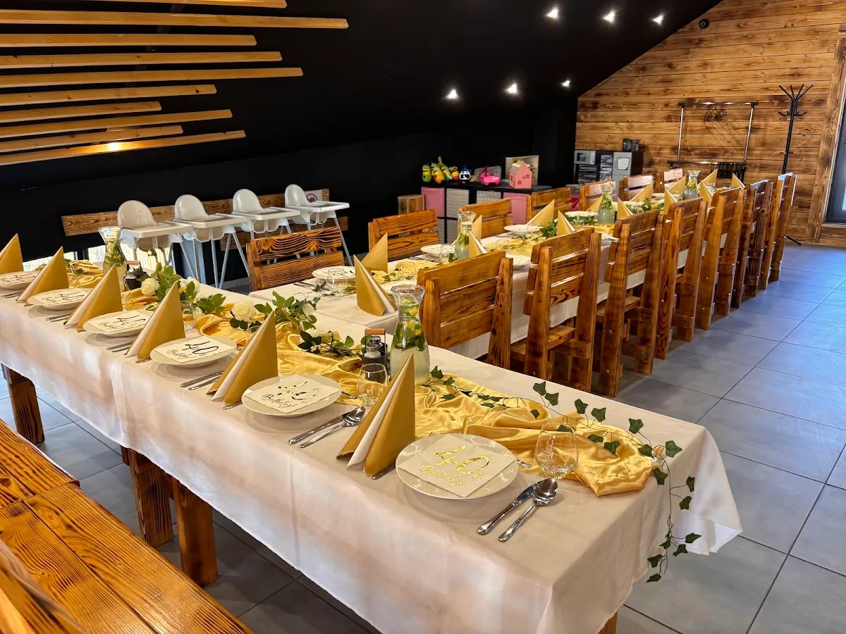 BookNoFees: Restoranas – Reštaurácia Lopárik – Bratislava – Restoranas „Lopárik“, nuotrauka 1