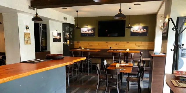 BookNoFees: Restoranas – Bernard Pub – Prague – „Bernard“ baras, nuotrauka 3
