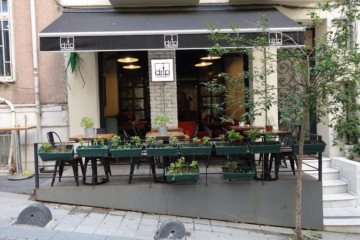 BookNoFees: Kavinė – Drip Coffee Istanbul – Istanbul – Lašelinė kava Stambule, nuotrauka 1