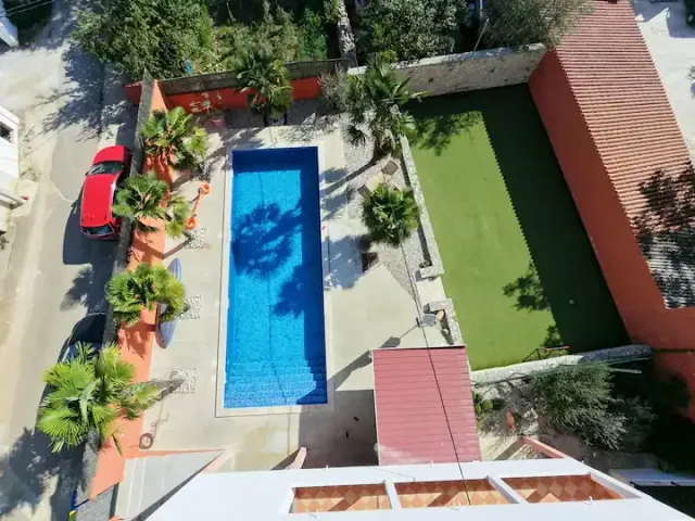 BookNoFees: poilsio būstas, Čabrunići – Tikros atostogos 130 m² ploto patalpose, 57 m² baseinas ir privatus sodas