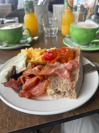 Restoranas – BookNoFees: nuotrauka iš Jens Scafarti atsiliepimo apie R-Café Möhnesee