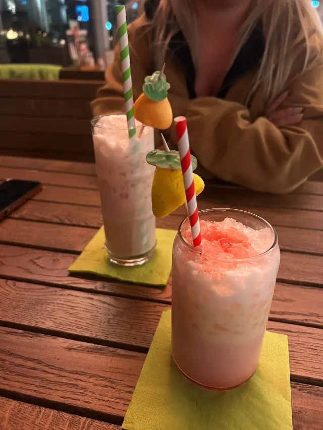 BookNoFees: Restoranas – R-Café Möhnesee – Möhnesee-Delecke – „R-Café“ prie Möhnesee ežero, nuotrauka 3