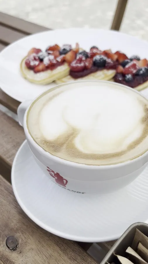 BookNoFees: Kavinė – Cafe Capri – Ljubljana – „Cafe Capri“, nuotrauka 3