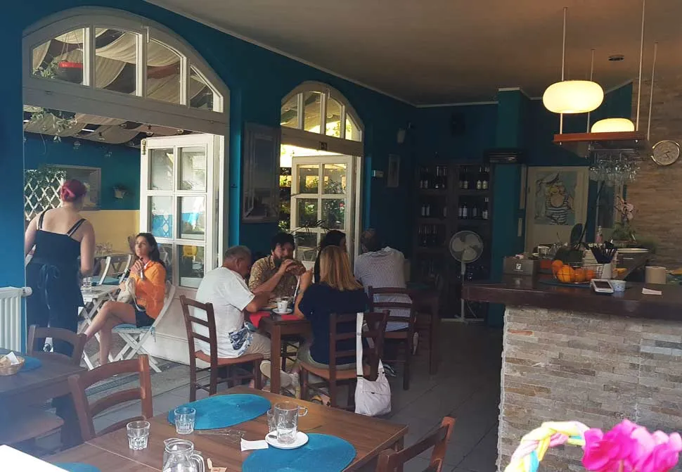 BookNoFees: Kavinė – Cafe Capri – Ljubljana – „Cafe Capri“, nuotrauka 1