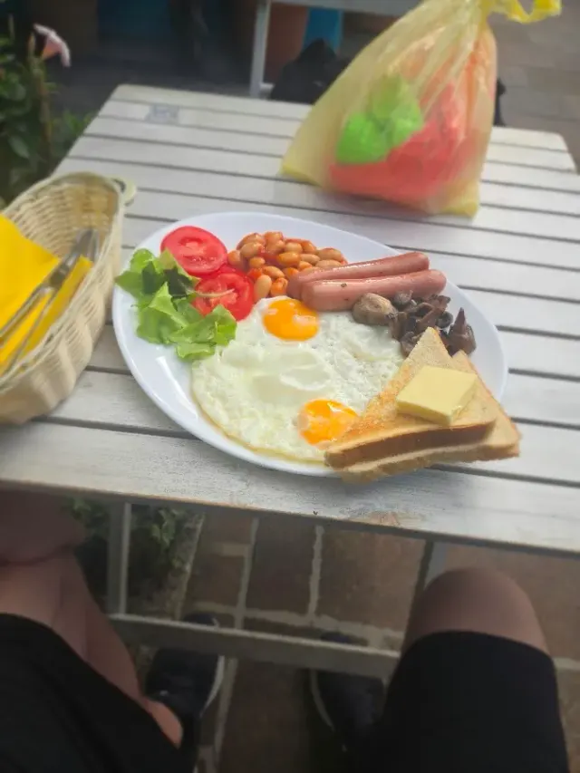 BookNoFees: Kavinė – Cafe Capri – Ljubljana – „Cafe Capri“, nuotrauka 2