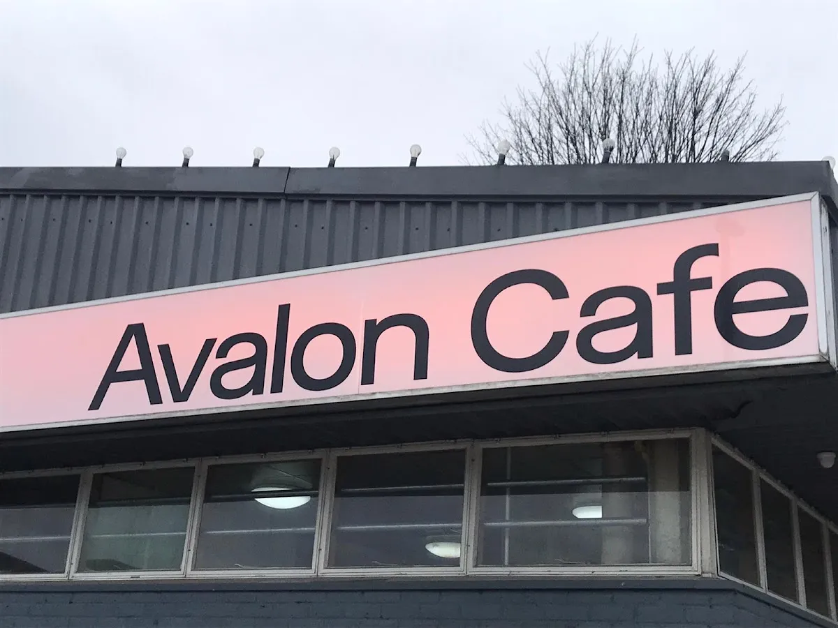 BookNoFees: Kavinė – Avalon Cafe – London – „Avalon“ kavinė, nuotrauka 1