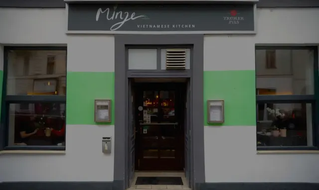BookNoFees: Minze, Vienna