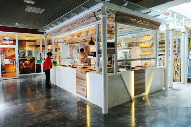 BookNoFees: Užkandžių baras – Hot Horse DELI – Ljubljana – „Hot Horse DELI“, nuotrauka 2