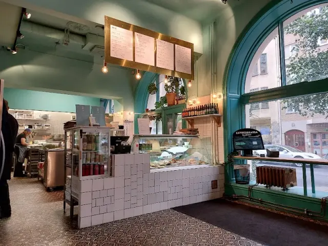 BookNoFees: Babel Deli, Stockholm