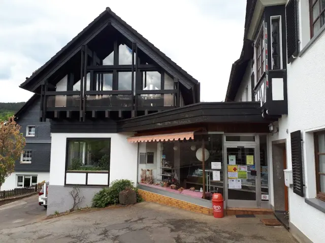 BookNoFees: Restoranas – Mennekes Konditorei und Café – Kirchhundem – „Mennekes“ konditerija ir kavinė, nuotrauka 2