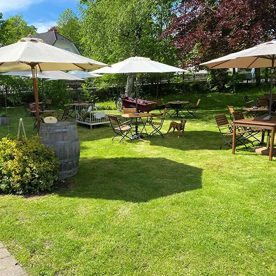 BookNoFees: Kepykla – Das Hof-Café – Sundern – „Hof-Café“, nuotrauka 1