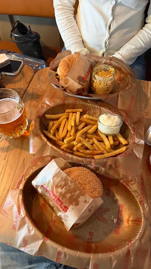 BookNoFees: Užkandžių baras – Barrels Burgers & Beer – Stockholm – „Barrels Burgers & Beer“, nuotrauka 2