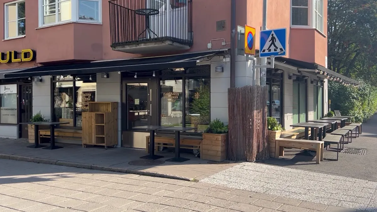 BookNoFees: Ledai – Italienaren i Gubbängen – Stockholm – Italas Gubbängen, nuotrauka 1