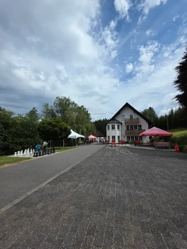 BookNoFees: Restoranas – Landgasthof | Café Gut Ahe – Kirchhundem – Kaimo viešbutis | Kavinė „Gut Ahe“, nuotrauka 2