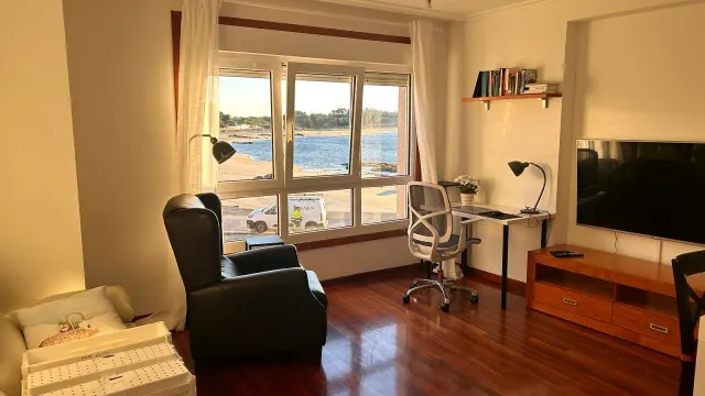 BookNoFees: Ramus, erdvus butas su vaizdu į vandenyną – Ribeira