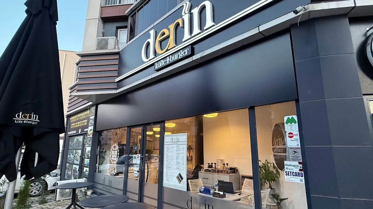 BookNoFees: Restoranas – Derin Köfte&Burger – Istanbul – „Derin“ kotletai ir mėsainiai, nuotrauka 1
