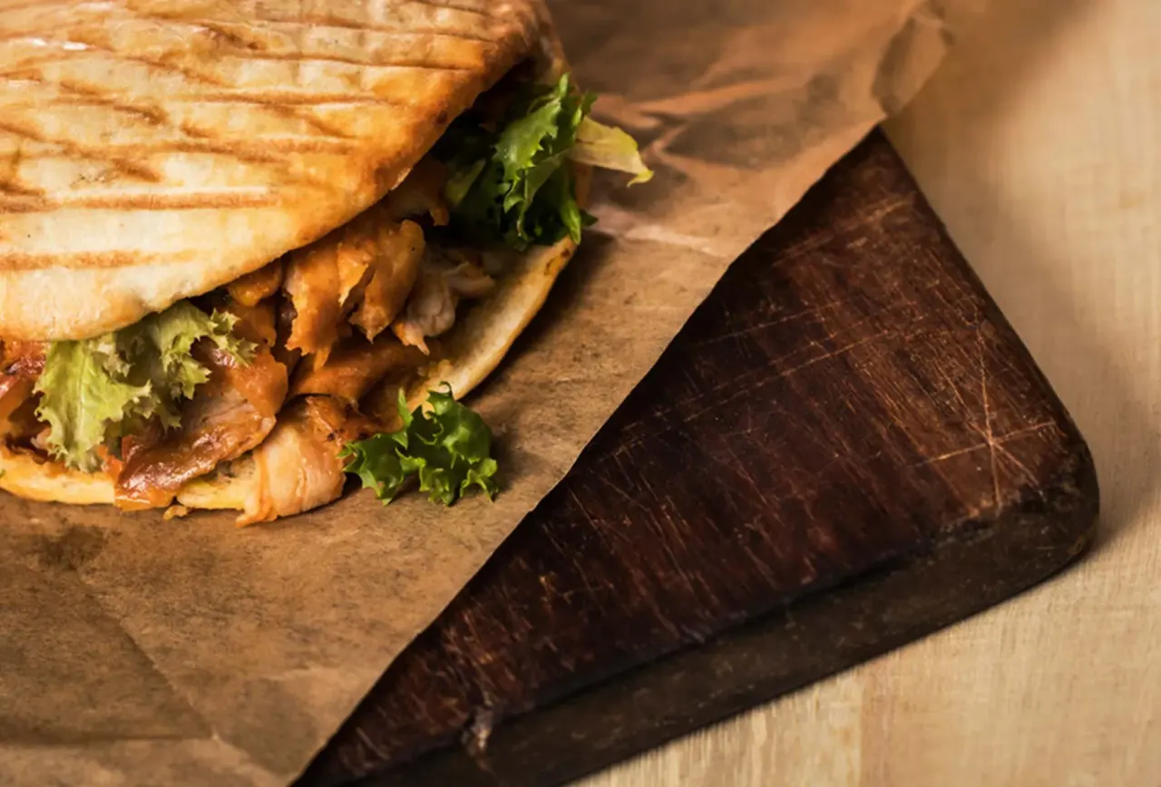 BookNoFees: Užkandžių baras – Kahil Döner Haus – Warstein – „Kahil Döner Haus“, nuotrauka 1