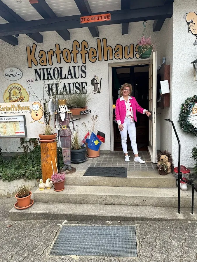 BookNoFees: Restoranas – Zur Nikolaus Klause — Das Kleine Kartoffelhaus – Olsberg – Apie Nikolaus Klause — „Das Kleine Kartoffelhaus“, nuotrauka 1