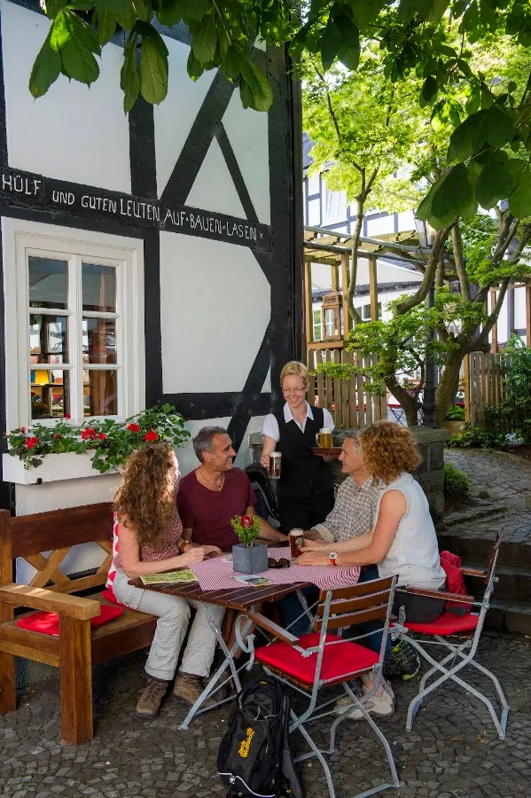 BookNoFees: Restoranas – Gasthaus Esseltal – Eslohe – „Esseltal“ viešbutis, nuotrauka 1