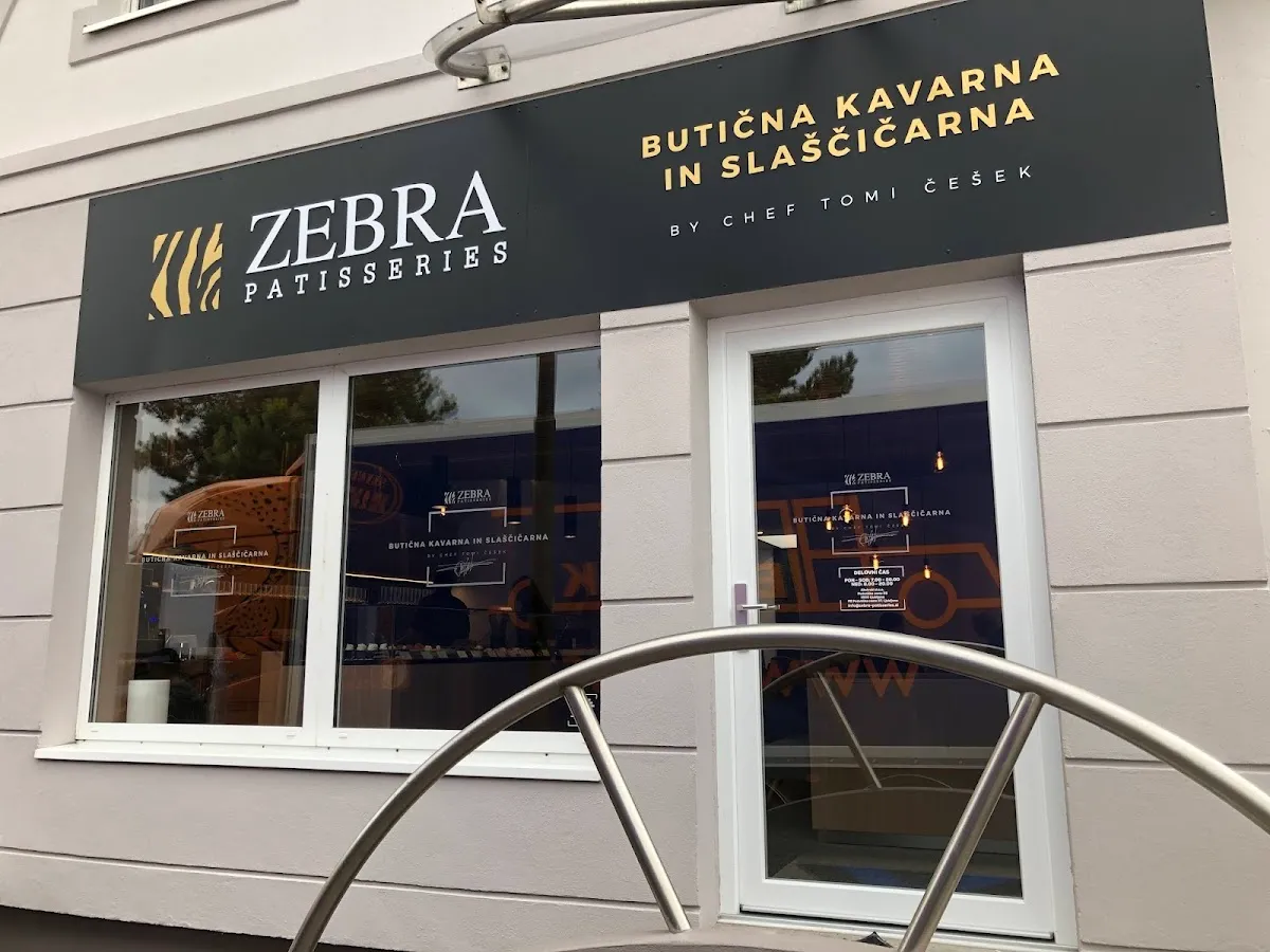 BookNoFees: Kavinė – Zebra Patisseries – Ljubljana – „Zebra“ konditerijos gaminiai, nuotrauka 1
