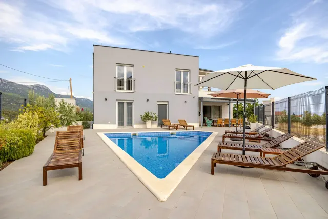 BookNoFees: „Villa Mila Kastela“ – apartamentai – Kaštel Novi