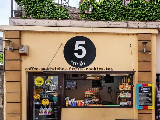 BookNoFees: Kavinė – 5 to go – Bucharest – Liko 5, nuotrauka 2