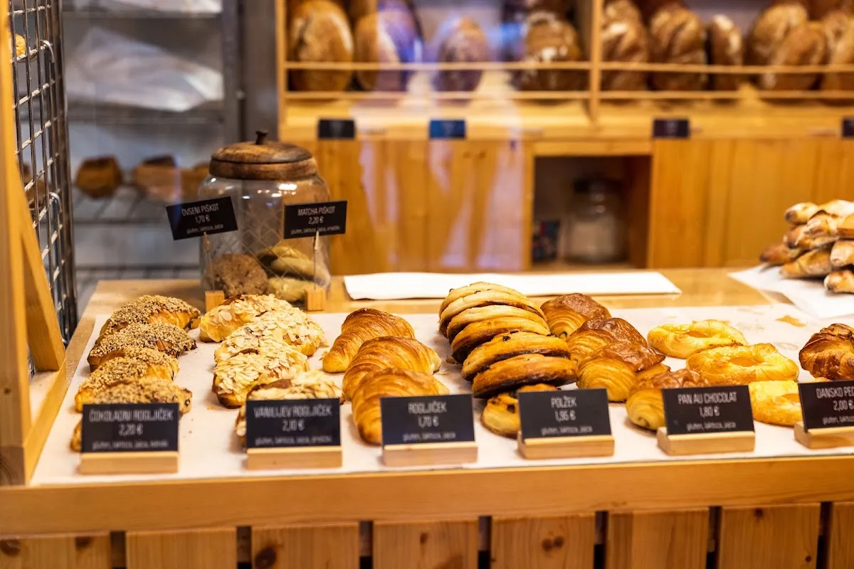BookNoFees: Kepykla – Pekarna "Art Bread" – Ljubljana – Kepykla „Art Bread“, nuotrauka 1
