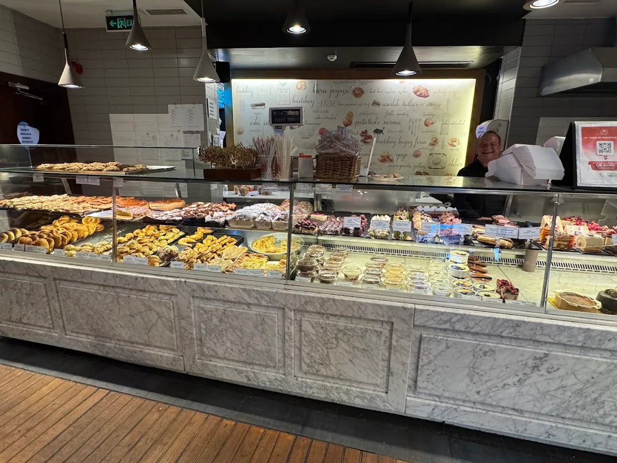 BookNoFees: Kepykla – Beyaz Fırın Suadiye – Istanbul – „Beyaz Fırın“ Suadiye, nuotrauka 1