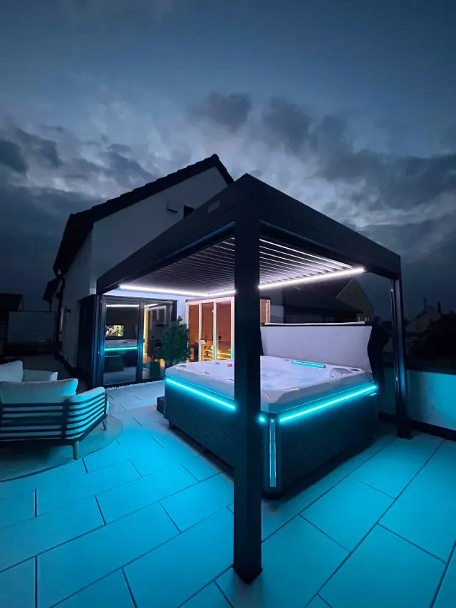 BookNoFees: „Lion Luxe“ apartamentų „Sky Lounge“ – Mering