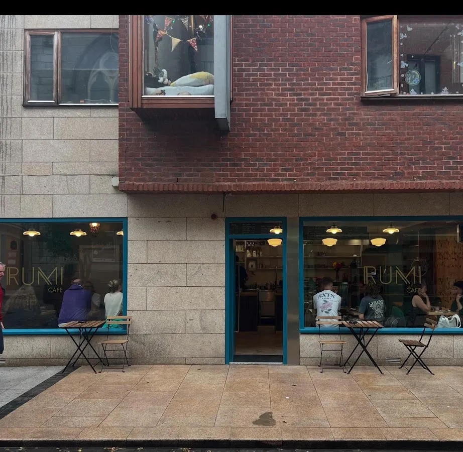 BookNoFees: Kavinė – Rumi Cafe – Dublin – „Rumi“ kavinė, nuotrauka 1