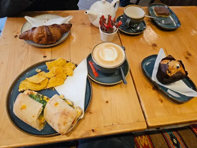 BookNoFees: Kavinė – Rumi Cafe – Dublin – „Rumi“ kavinė, nuotrauka 2