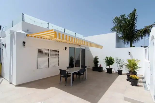 BookNoFees: „Casa Kriki“ – išskirtinis bungalowas su stogo terasa „Holycan“ komplekse – Playa Del Ingles