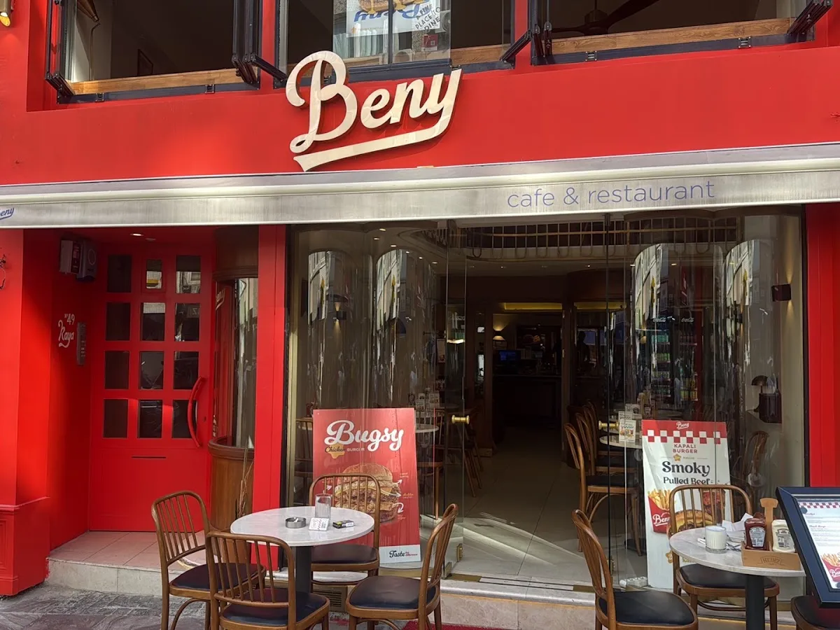 BookNoFees: Restoranas – Beny Burger House & Cafeteria – Istanbul – „Beny Burger House & Cafeteria“, nuotrauka 1