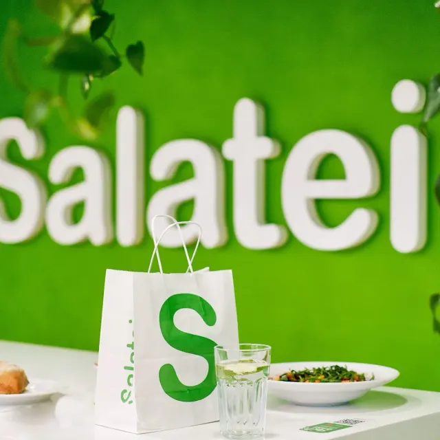 BookNoFees: Kavinė – Salateira – Minsk – Salateira, nuotrauka 3