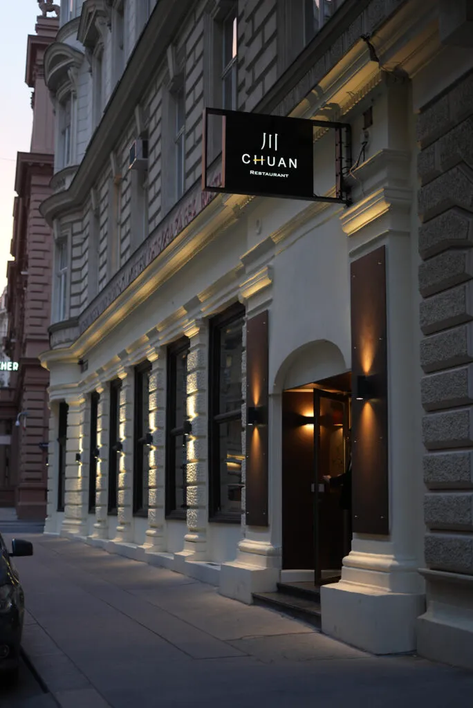 BookNoFees: Restoranas – Chuan – Vienna – Džonas, nuotrauka 1