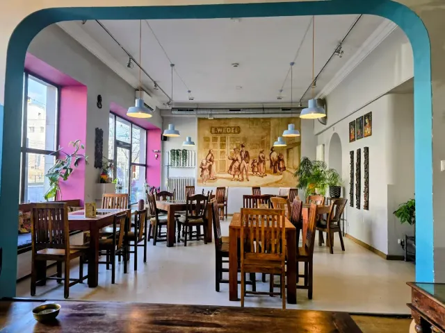 BookNoFees: Restoranas – Kalyan – Warsaw – Gatvė, nuotrauka 3
