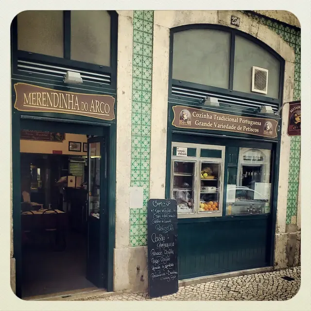 BookNoFees: Restoranas – Merendinha do Arco – Lisbon – „Arco“ užkandėlė, nuotrauka 3