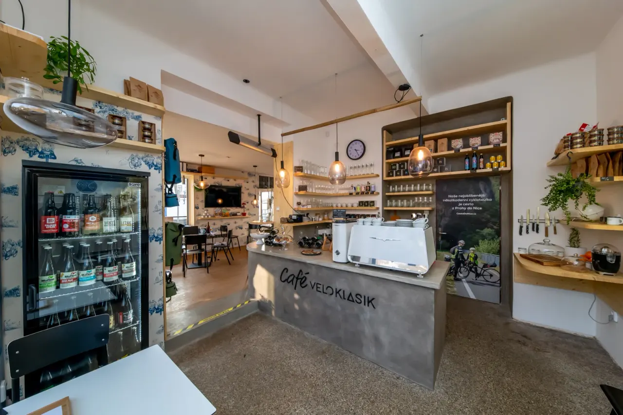 BookNoFees: Kavinė – Café Veloklasik – Prague – „Café Veloklasik“, nuotrauka 1