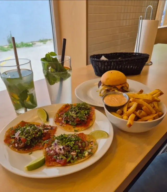 BookNoFees: Restoranas – Roxor BRGR & Beer – Bratislava – „Roxor Burger & Beer“, nuotrauka 2