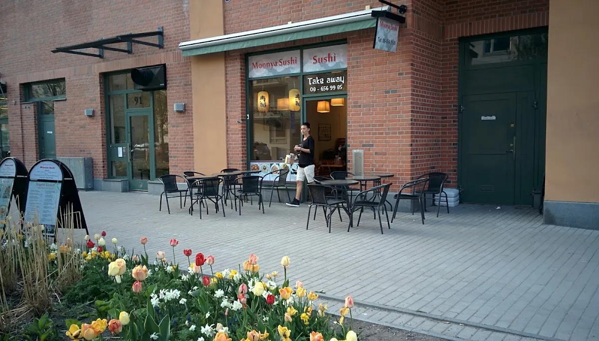 BookNoFees: Užkandžių baras – Moonya sushi – Stockholm – „Moonya“ suši, nuotrauka 1