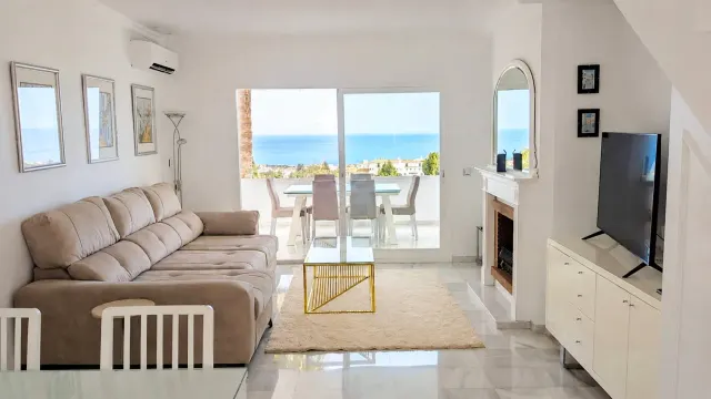 BookNoFees: Erdvūs dviejų aukštų apartamentai su panoraminiu vaizdu į jūrą – Mijas