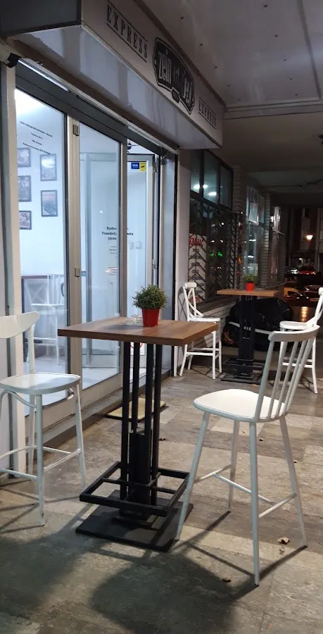 BookNoFees: Užkandžių baras – Zein Express – Belgrade – Kuri „Express“, nuotrauka 1