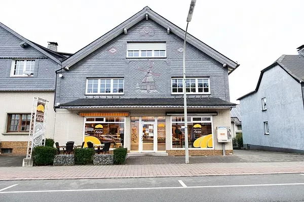 BookNoFees: Kepykla – Bäckerei Café Adolph – Bestwig – Kepykla-kavinė „Adolph“, nuotrauka 1