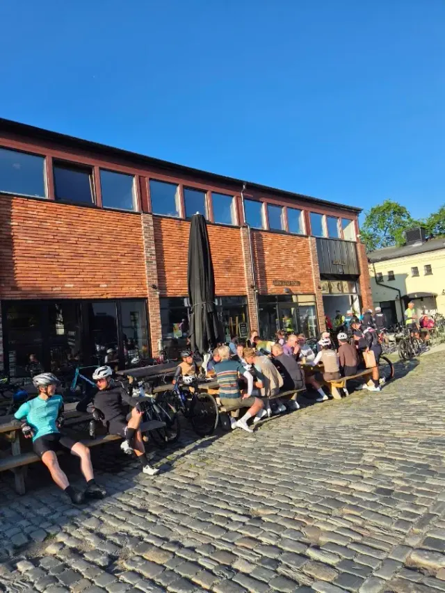 BookNoFees: Kavinė – Fuglen Gamlebyen – Oslo – Paukštis „Gamlebyen“, nuotrauka 2